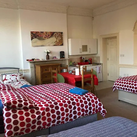 Huge Studio Flat In Berkeley Square Lägenhet Bristol