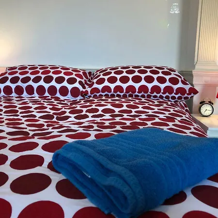 Huge Studio Flat In Berkeley Square * Bristol
