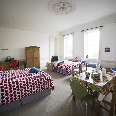 Apartment Huge Studio Flat In Berkeley Square
